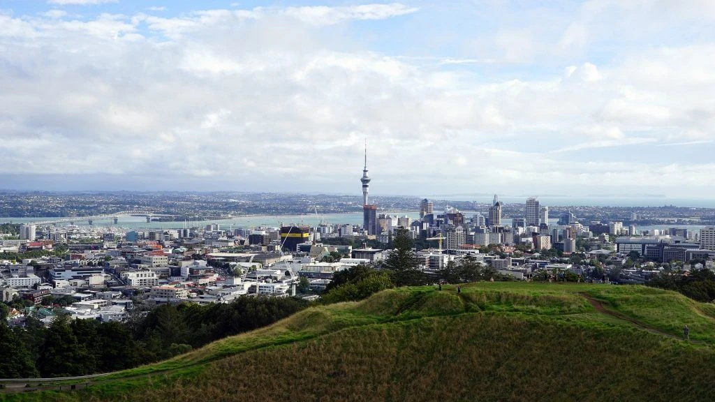 Moving to New Zealand: Auckland Skyline